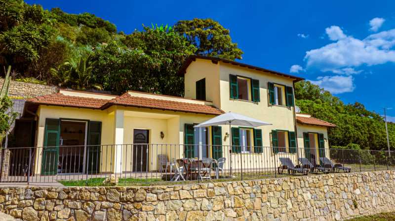 Villa a Sanremo a 100 metri dal mare.