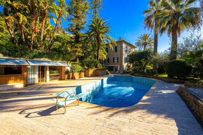 Villa unica bifamiliare a Bordighera